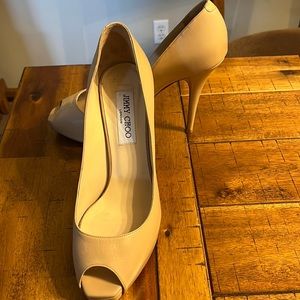 Jimmy Choo size 8.5. Beautiful shoes, just not the right size for my foot.